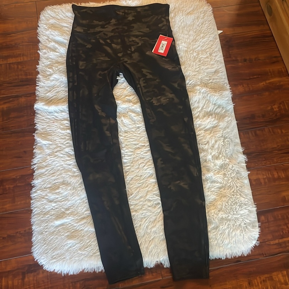 🆕 Leopard Spanx - Picture 2 of 3
